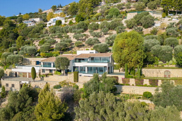 ÈZE – EXCEPTIONAL CONTEMPORARY VILLA CLOSE TO MONACO