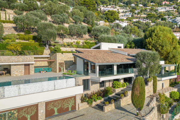 ÈZE – EXCEPTIONAL CONTEMPORARY VILLA CLOSE TO MONACO
