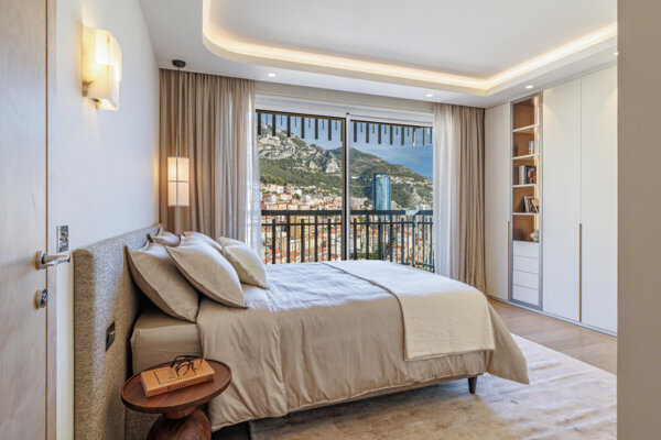 TRILOCALE – MILLEFIORI – COMPLETAMENTE RISTRUTTURATO – VISTA MARE