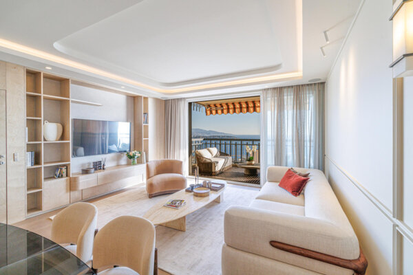 TRILOCALE – MILLEFIORI – COMPLETAMENTE RISTRUTTURATO – VISTA MARE