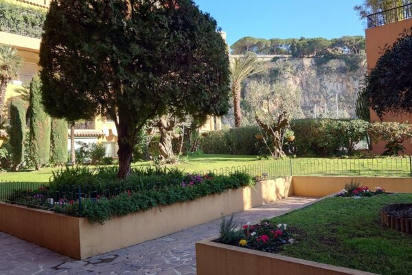 Ufficio/Spazio commerciale con vetrina in vendita - Fontvieille