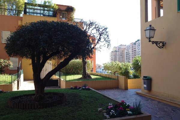 Ufficio/Spazio commerciale con vetrina in vendita - Fontvieille