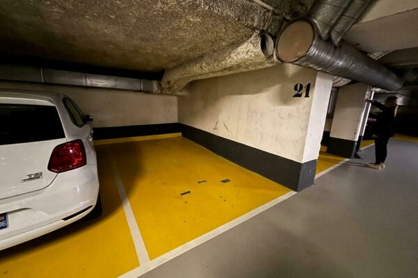 PORT - FULLY RENOVATED - SPACIOUS 3-ROOM APARTMENT - SUFFREN