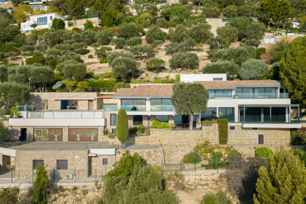 ÈZE – EXCEPTIONAL CONTEMPORARY VILLA CLOSE TO MONACO